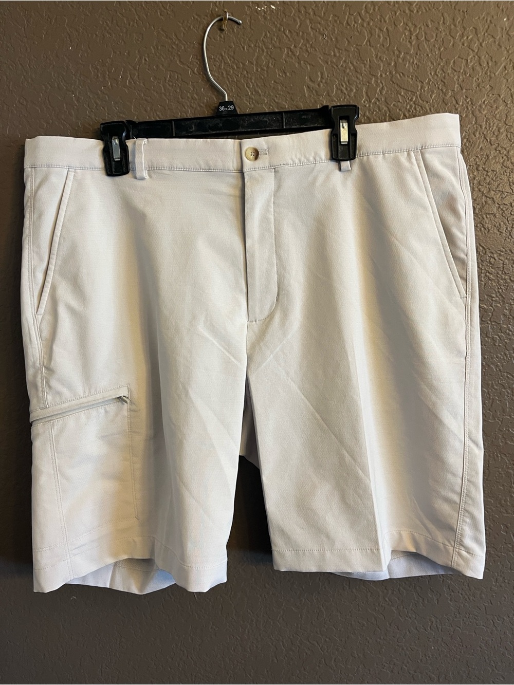 Greg Norman Collection Men's Light Beige Golf Hybrid Shorts
